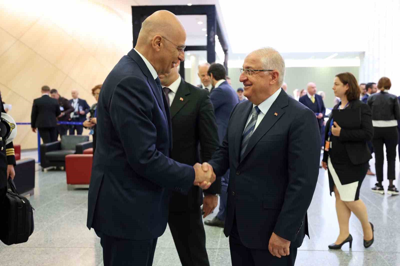 Mili Savunma Bakanı Yaşar Güler, Savunma Bakanları Toplantısı’na katıldığı NATO