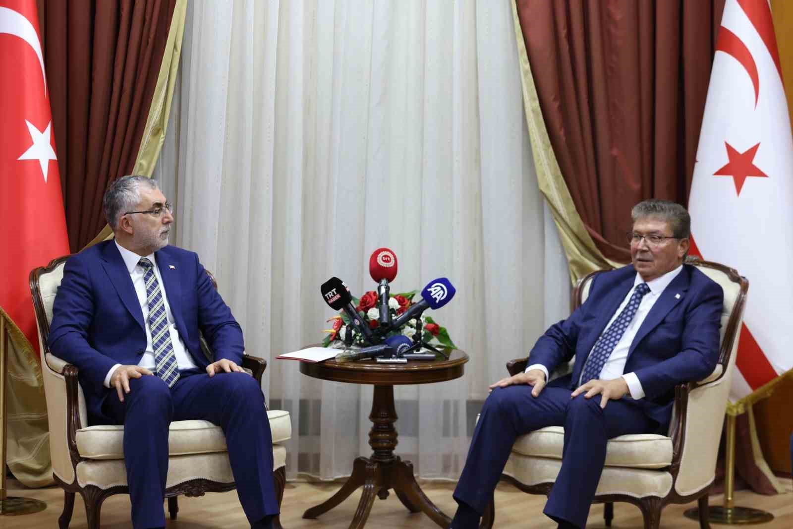 Çalışma ve Sosyal Güvenlik Bakanı Vedat Işıkhan, Lefkoşa’da Kuzey Kıbrıs