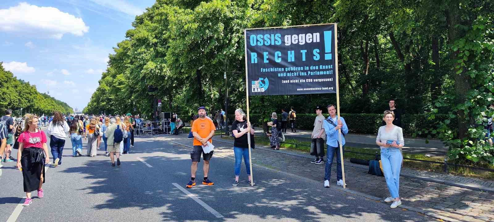 Almanya’nın başkenti Berlin başta olmak üzere birçok şehrinde düzenlenen “Aşırı