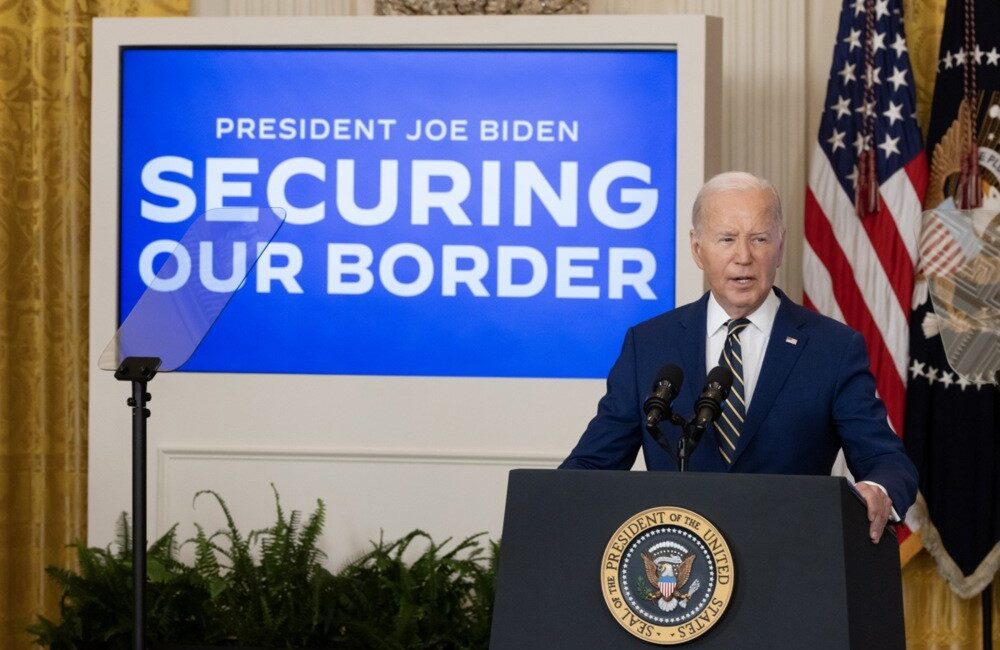 ABD Başkanı Joe Biden, ABD-Meksika sınırındaki yasadışı geçişleri engellemeye yönelik
