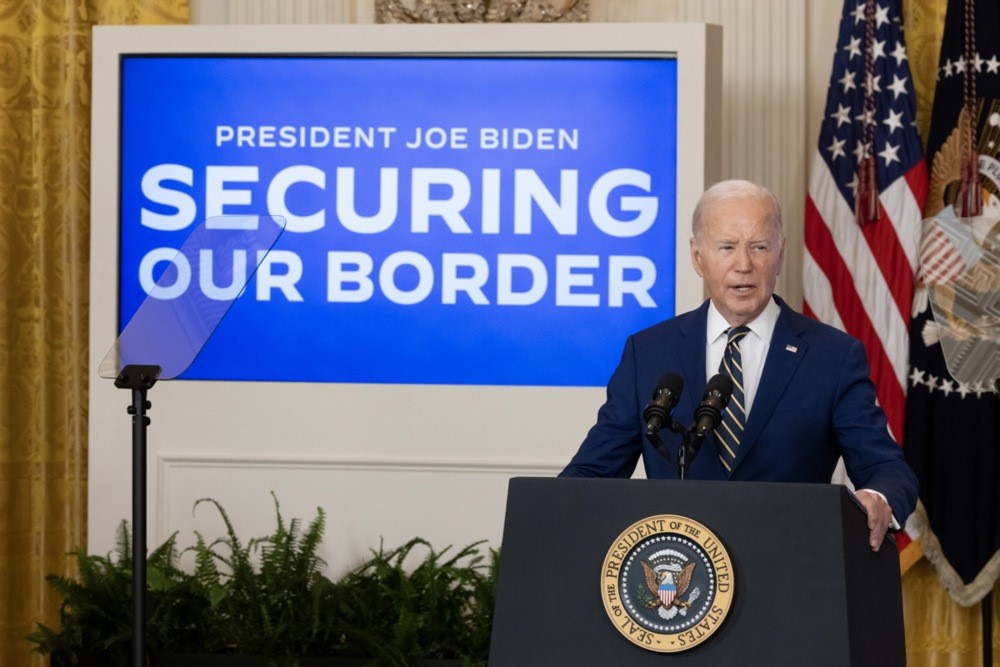ABD Başkanı Joe Biden, ABD-Meksika sınırındaki yasadışı geçişleri engellemeye yönelik