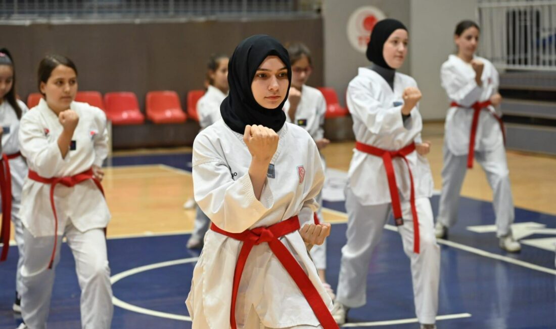 Kepez Belediyesi Spor Kulübü tekvando takımının kuşak atlama sınavında, yaşları