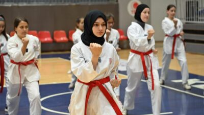 Kepez Belediyesi Spor Kulübü tekvando takımının kuşak atlama sınavında, yaşları