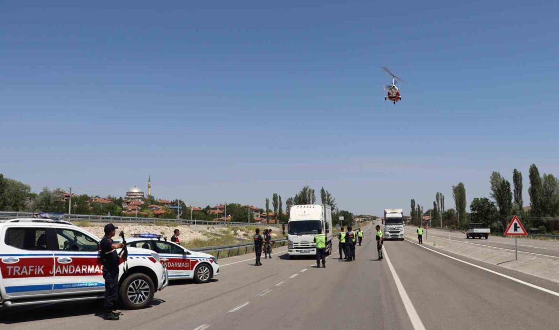 Afyonkarahisar İl Jandarma Komutanlığı ekipleri tarafından Ankara’dan gelen cayrokopter ile