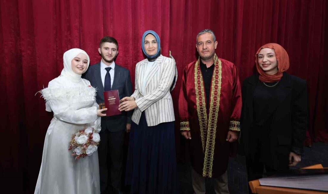 Afyonkarahisar Valisi Doç. Dr. Kübra Güran Yiğitbaşı, dünya evine giren