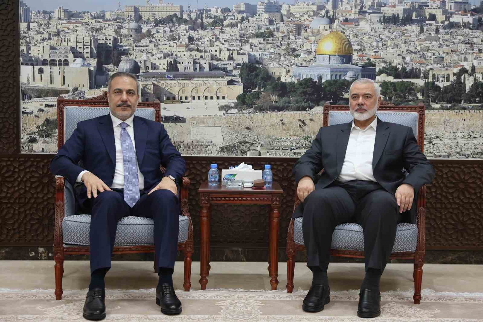 DIŞİŞLERİ BAKANI FİDAN, DOHA'DA İSMAİL HANİYE İLE GÖRÜŞTÜ