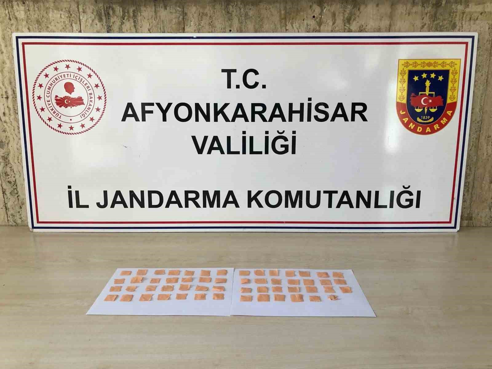 Antalya’dan temin ettiği uyuşturucu maddeyi Afyonkarahisar’ın Emirdağ ilçesinde satmak isteyen