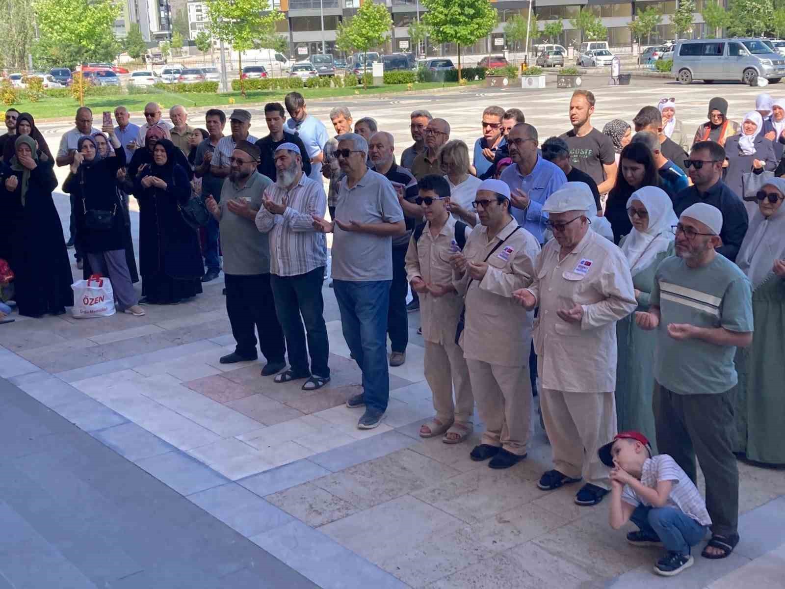 Diyanet İşleri Başkanlığı Organizasyonu ile Afyonkarahisar’dan kutsal topraklara gidecek olan