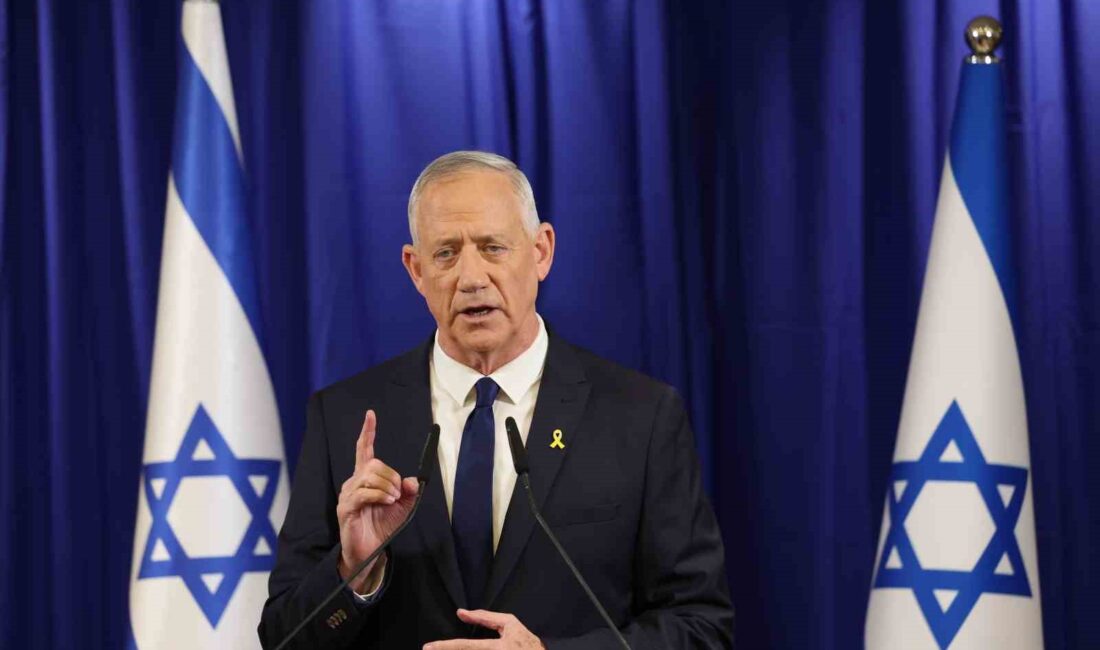 İsrail Savaş Kabinesi Üyesi Benny Gantz, istifa ettiğini açıklayarak, partisinin