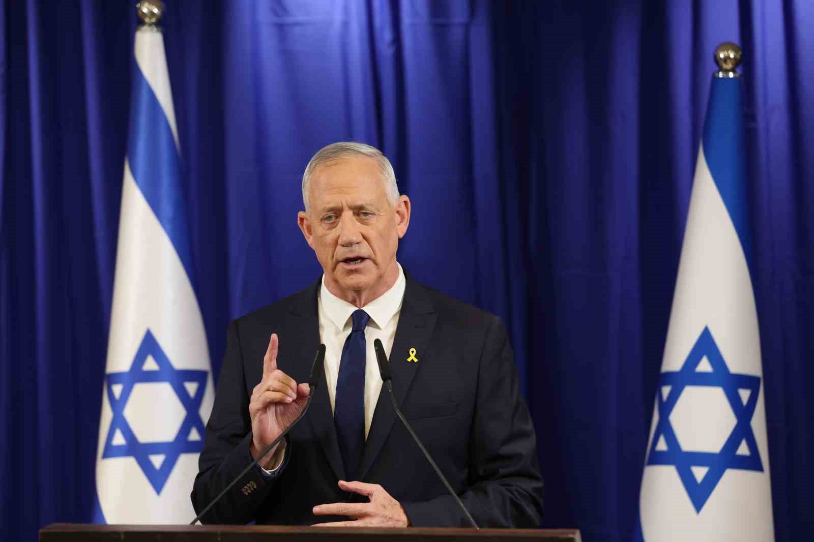 İsrail Savaş Kabinesi Üyesi Benny Gantz, istifa ettiğini açıklayarak, partisinin