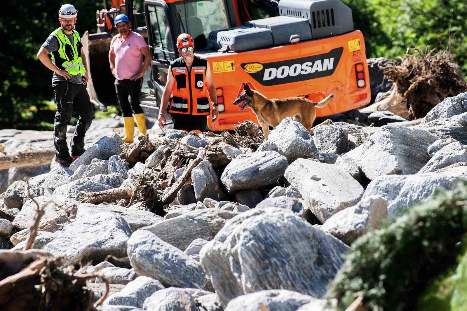 İsviçre’nin Graubünden kantonundaki Misox Vadisi’nde Cuma günü meydana gelen toprak