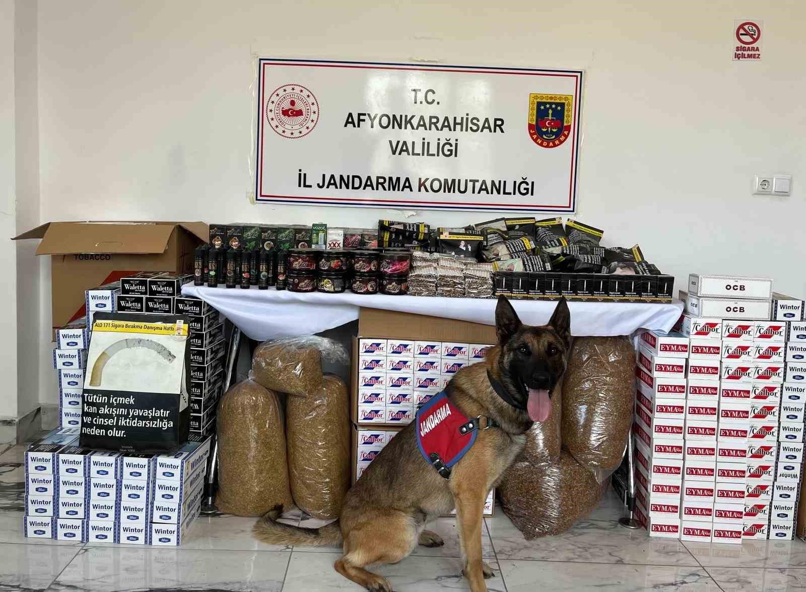 Afyonkarahisar’da jandarma tarafından düzenlenen operasyonda 90 bin 800 adet çeşitli