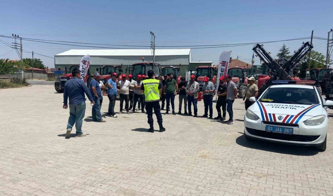 Afyonkarahisar’ın Emirdağ ilçesinde jandarma ekipleri tarafından ‘tarım araçlarının güvenli kullanımı’