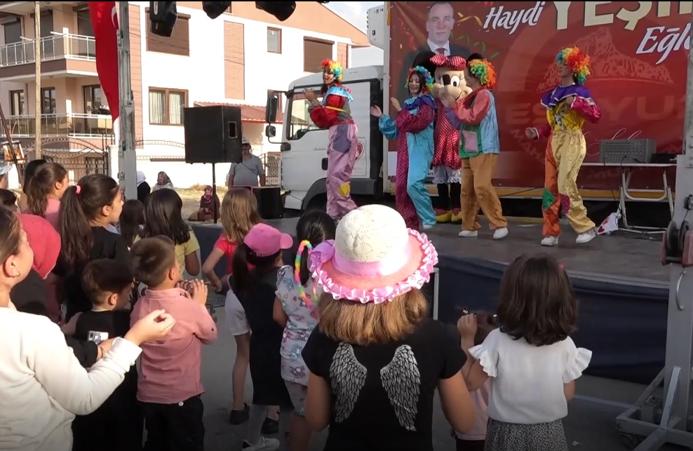 Afyonkarahisar Yeşilyurt Mahallesi Muhtarlığı tarafından Minderini Al Gel Başlığı altında