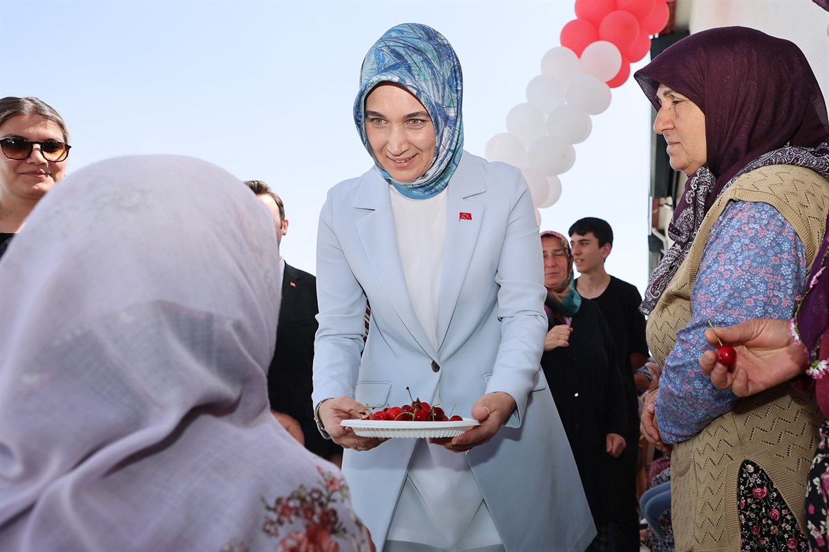     Afyonkarahisar’ın en büyük kiraz ve vişne üreticisi ve