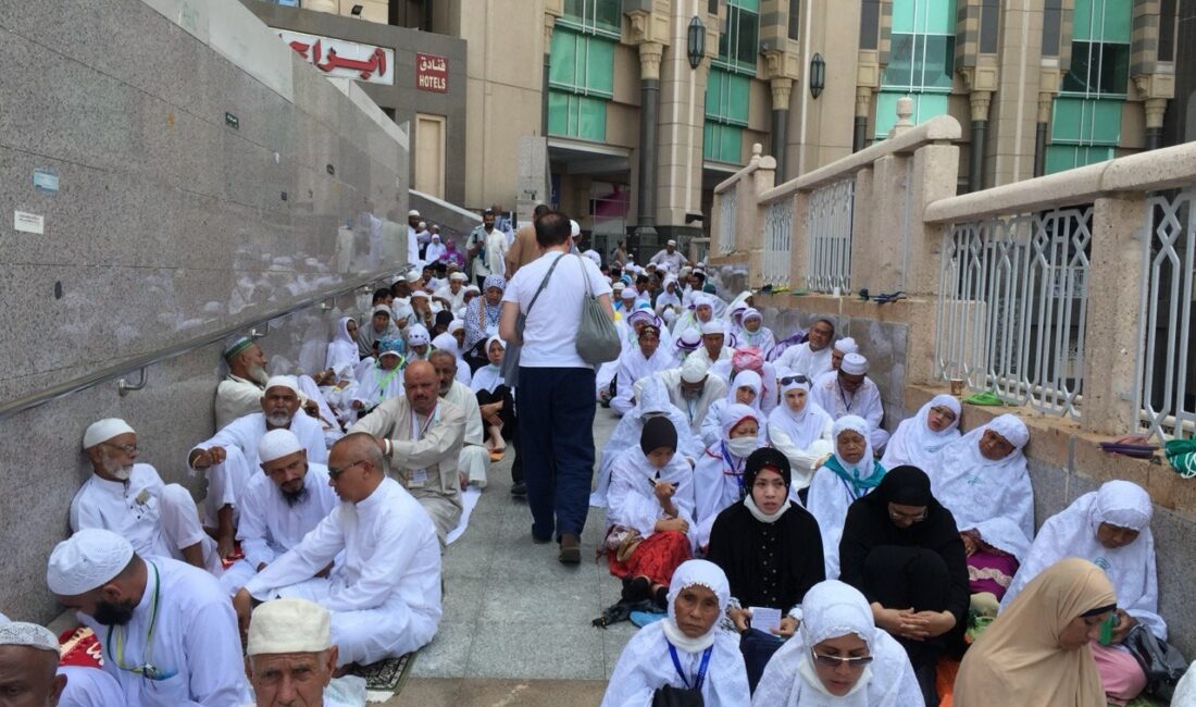 Hac farizasını yerine getirmek üzere Mekke-i Mükerreme’ye gelen yüz binlerce