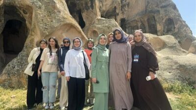 Afyonkarahisar İl Müftülüğü Gençlik Koordinatörlüğü tarafından liseli gençlere yönelik Frig