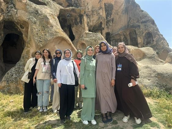 Afyonkarahisar İl Müftülüğü Gençlik Koordinatörlüğü tarafından liseli gençlere yönelik Frig