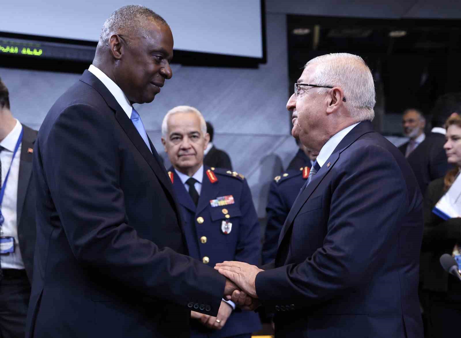 Belçika’nın başkenti Brüksel’de gerçekleştirilen NATO Savunma Bakanları Toplantısı’nın ikinci gün