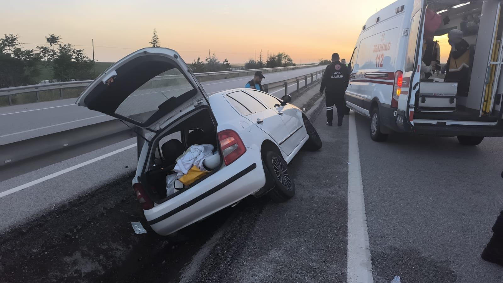 Afyonkarahisar’da meydana gelen trafik kazasında biri ağır 4 kişi yaralandı.