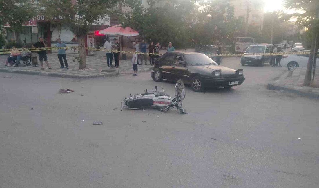 Afyonkarahisar’da otomobille çarpışan motosikletteki iki genç ağır yaralandı. Kaza, Sandıklı