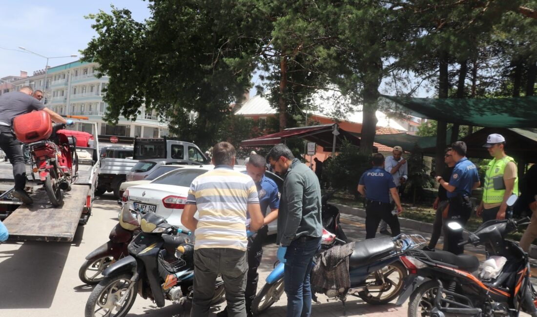 Afyonkarahisar’ın Şuhut ilçesinde polis tarafından tescilsiz motosiklet kullanan sürücülere yönelik