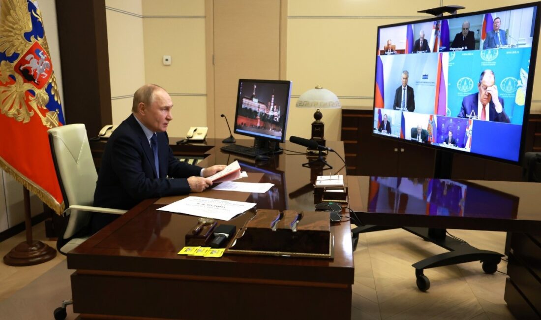 Rusya Devlet Başkanı Vladimir Putin, Güvenlik Konseyi üyeleri ile gerçekleştirdiği