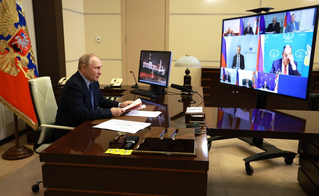 Rusya Devlet Başkanı Vladimir Putin, Güvenlik Konseyi üyeleri ile gerçekleştirdiği
