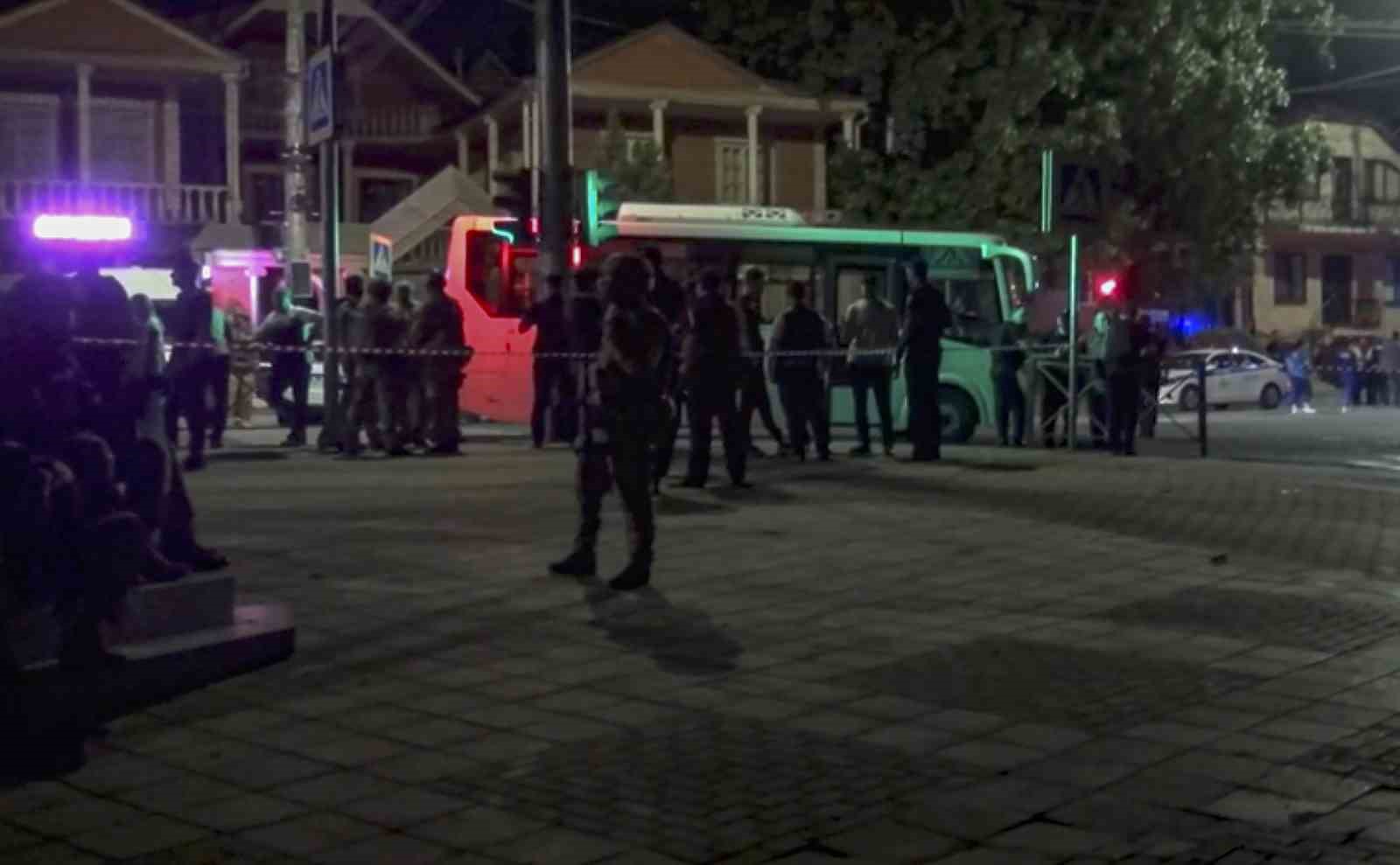   Rusya’ya bağlı Dağıstan Özerk Cumhuriyeti’nde bir sinagog, iki kilise