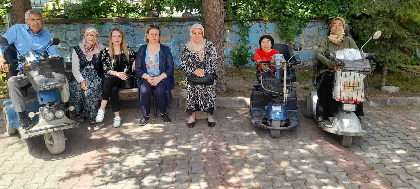 Türkiye Sakatlar Derneği Afyonkarahisar Şube Başkanı Faruk Özkara ve Yönetim