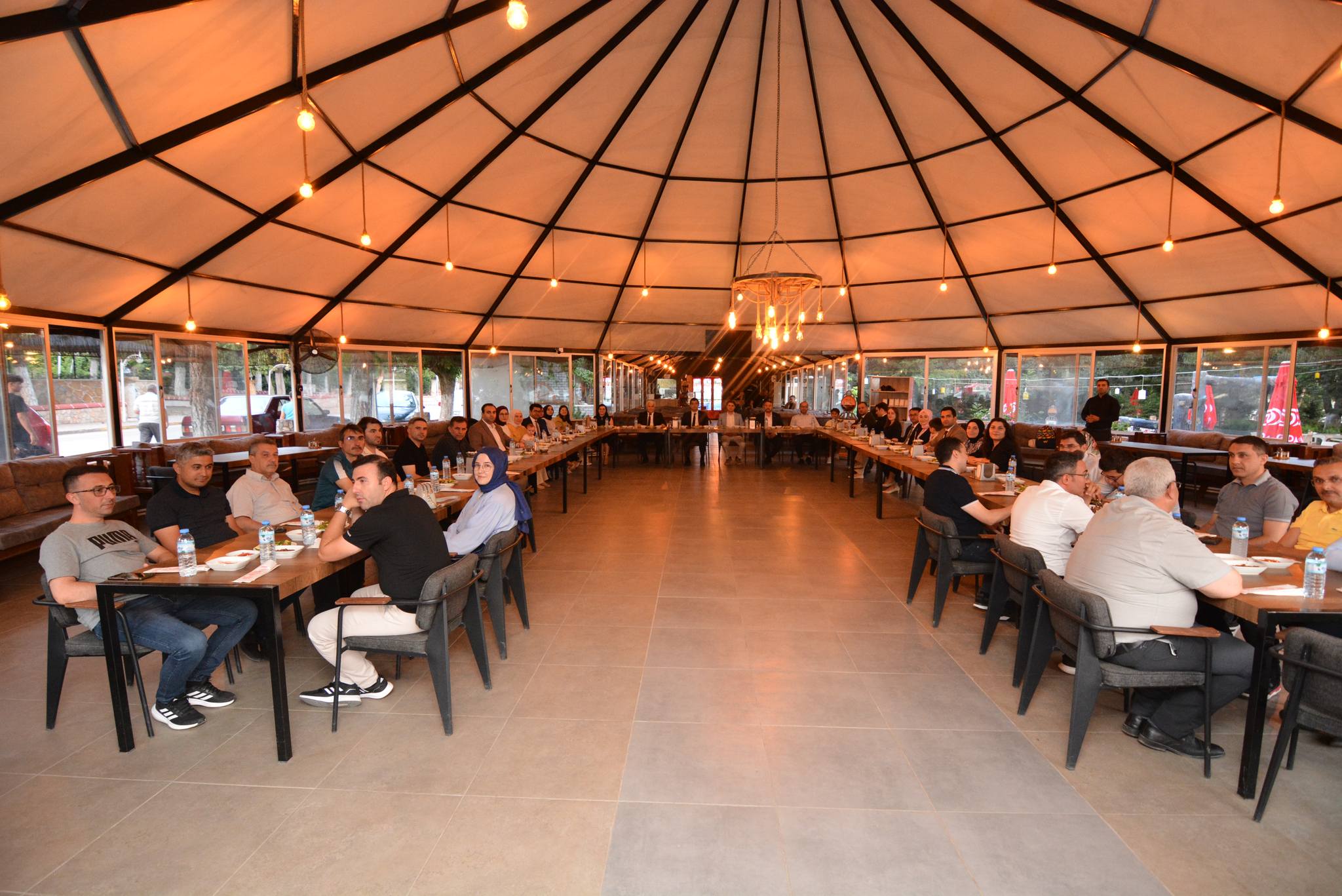   Sandıklı ilçesinde tayini çıkan savcı ve hakimler için veda