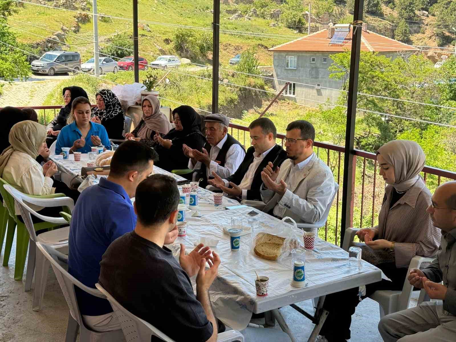 Afyonkarahisar Emirdağ Kaymakamı Osman Bilici, şehit ve gazi aileleri için