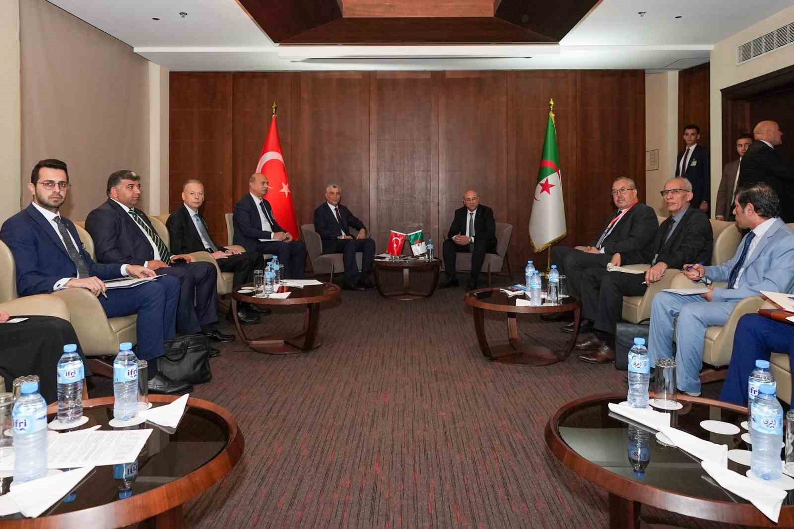 Ticaret Bakanı Ömer Bolat, Tunus’taki temasları çerçevesinde Tunus Enerji, Sanayi
