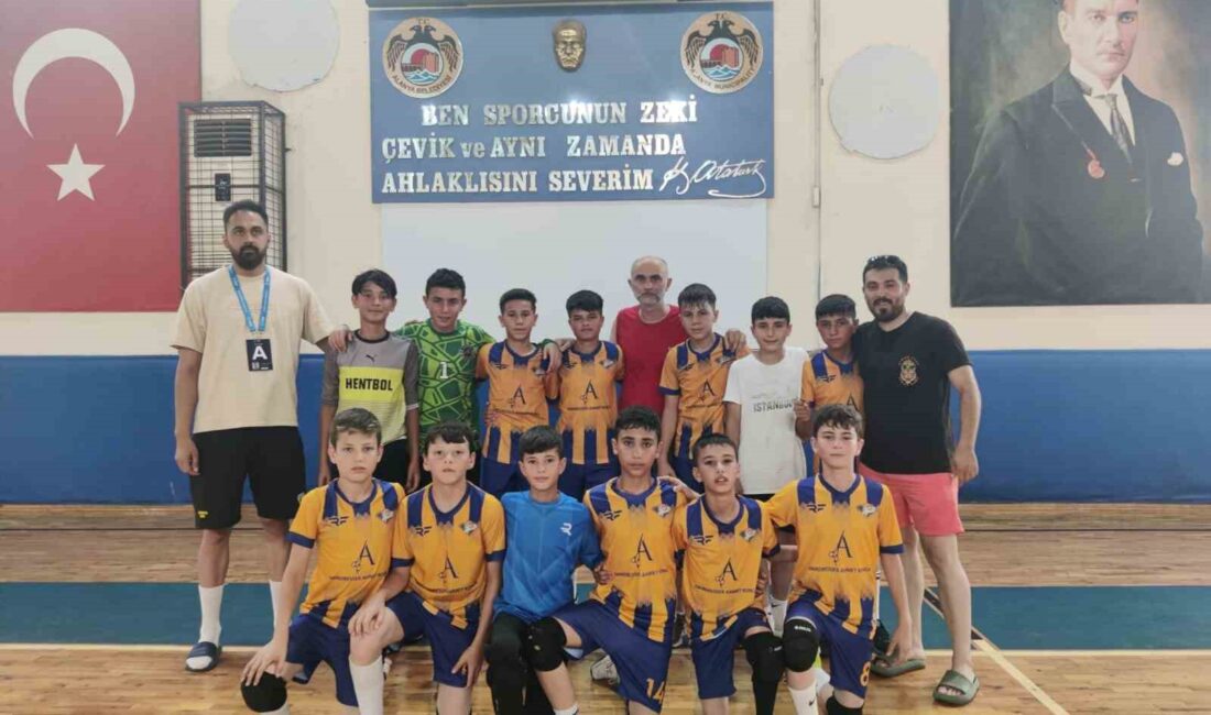 Antalya’nın Alanya ilçesinde düzenlenen Minik Erkekler ve Minik Kızlar Türkiye