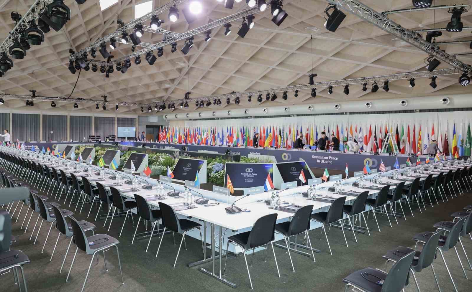 İsviçre’nin ev sahipliği yaptığı Ukrayna Barış Konferansı, 100 ülke ve