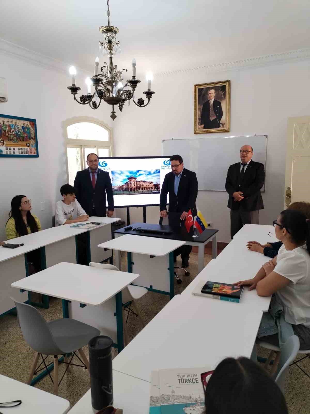 YUNUS EMRE ENSTİTÜSÜ'NÜN VENEZUELA'NIN BAŞKENTİ KARAKAS’TA İLK TÜRKÇE KURSU AÇILDI.