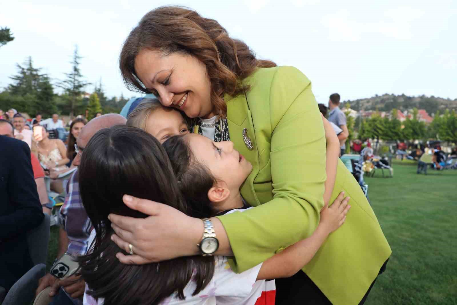 Afyonkarahisar Belediyesi Kent Orkestrası tarafından düzenlenen Yaz Akşamları Konseri büyük