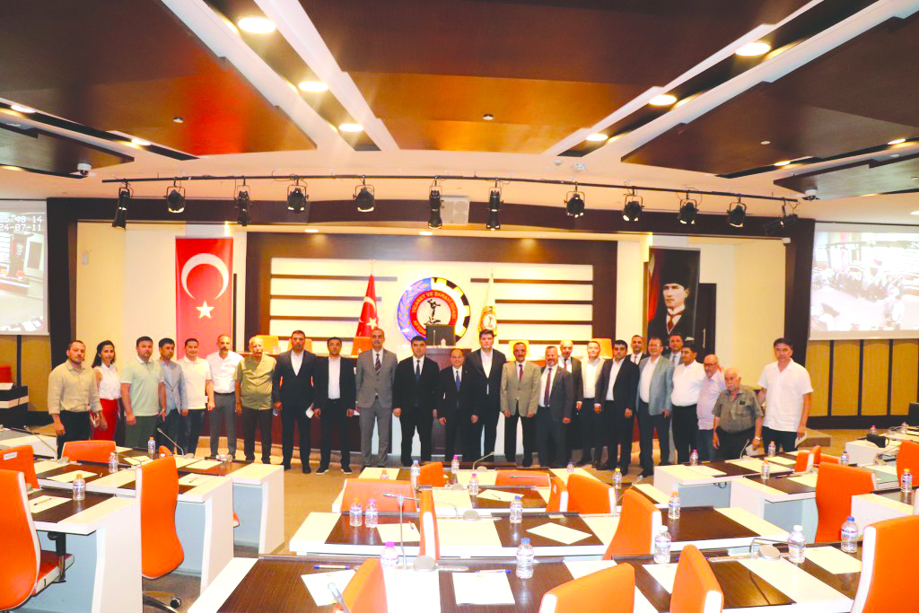 ATSO’da iş insanlarıyla bir araya gelen Özbekistan Namangan şehri Valisi