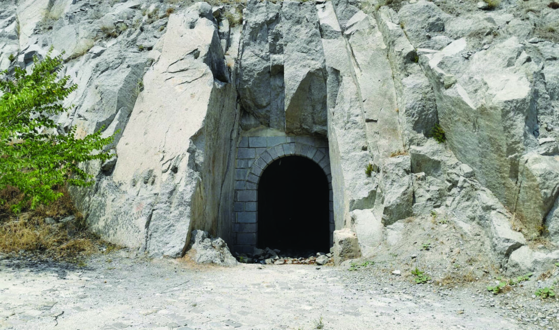 Afyonkarahisar şehir merkezinde 5 ayrı sıfınak bulunuyor. Bunlar; Stadyum Arkası