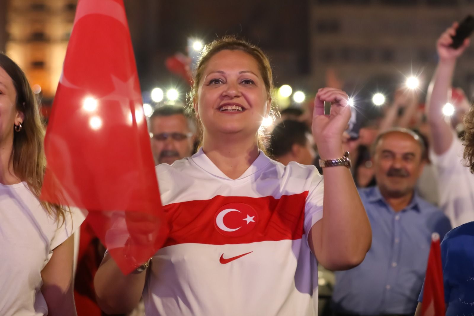 Afyonkarahisar, Zafer Meydanı’nda büyük bir coşkuya sahne oldu. Milli Takımımızın