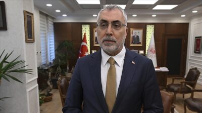 Çalışma ve Sosyal Güvenlik Bakanı Vedat Işıkhan, Sosyal Güvenlik Kurumuna