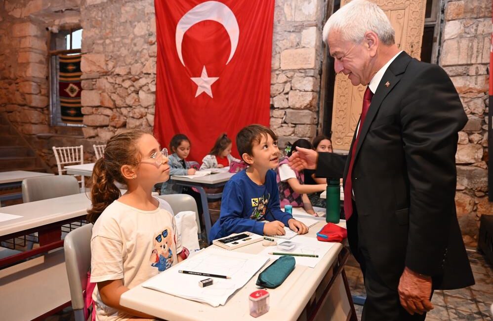 Finike Belediyesi tarafından ücretsiz olarak verilen sanat, spor ve hobi