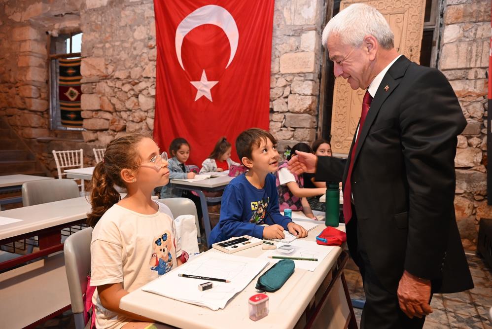 Finike Belediyesi tarafından ücretsiz olarak verilen sanat, spor ve hobi