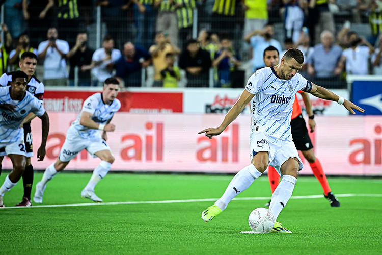 UEFA Şampiyonlar Ligi 2. eleme turu ilk maçında İsviçre’nin Lugano