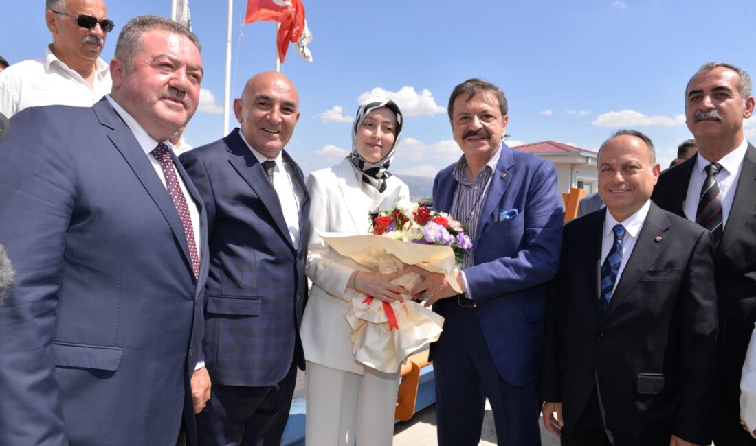 Dinar ilçesinde düzenlenen Afyonkarahisar Ticaret Borsası Tarım Ürünleri Lisanslı Depoları