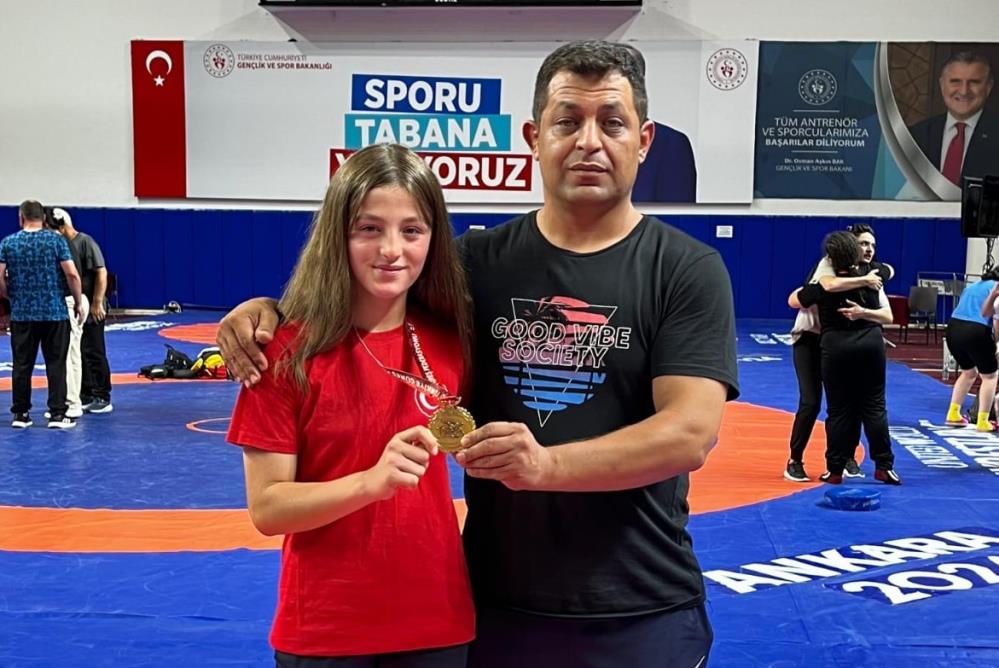 Ankara’da düzenlenen U-13 Türkiye Güreş Şampiyonası’nda, Afyonkarahisar’ı temsil eden Taşoluk