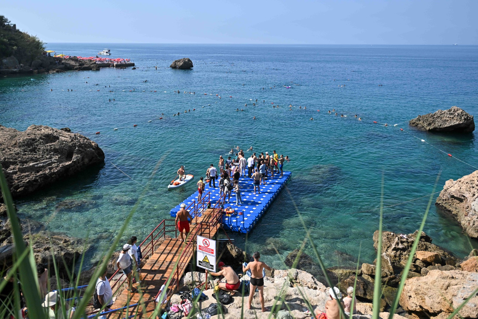 Antalya’da kent merkezinde bulunan doğa harikası Bambus plajı, Muratpaşa Belediyesi’nin
