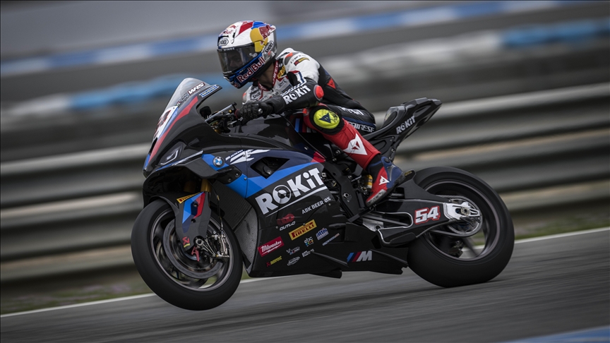 Toprak Razgatlıoğlu, Dünya Superbike Şampiyonası’nın İngiltere etabında dünkü ilk yarışın