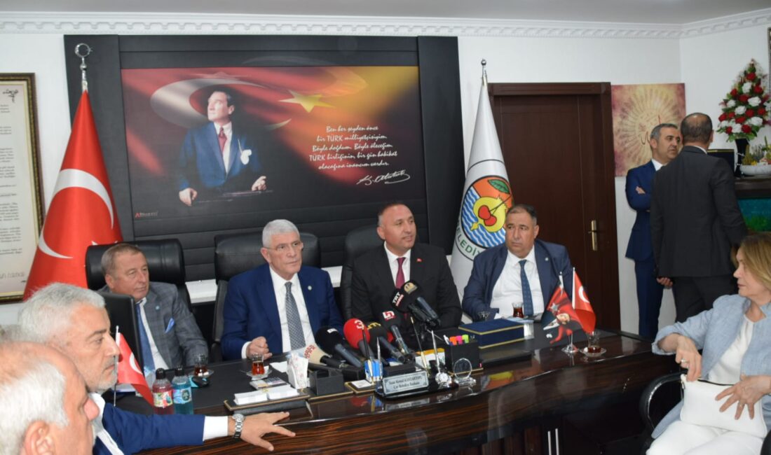 Çay Belediyesi’ni ziyaret eden İYİ Parti Genel Başkanı Müsavat Dervişoğlu,