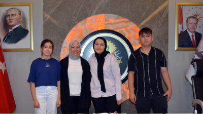 İscehisar Belediye Başkanı Seyhan Kılınçarslan, Liselere Giriş Sınavında (LGS) ilçe